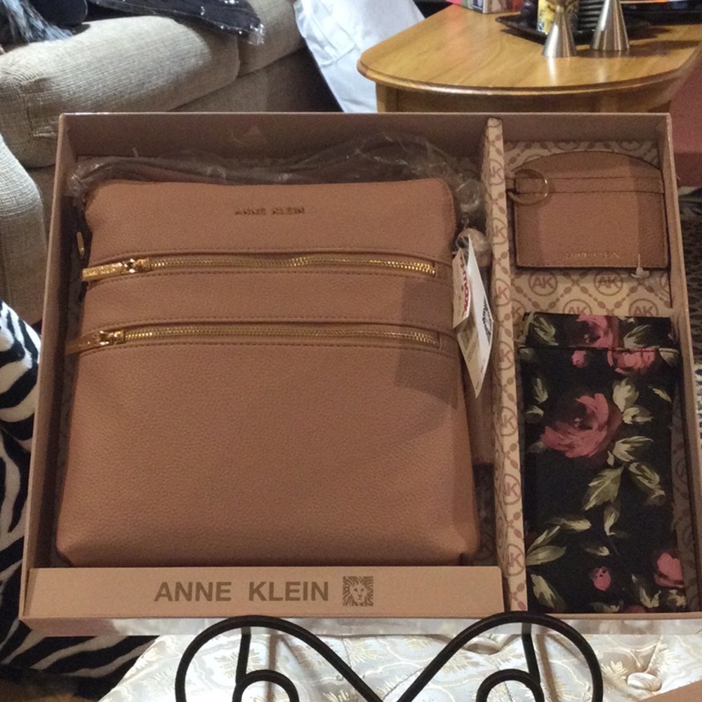 Anne Klein Pink Crossbody Bag Set, Nwt
